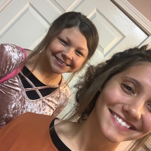 Meet your Posher, Mya - Picture 2 of 3